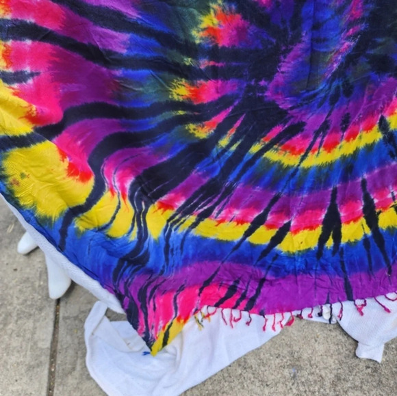 Tie‎ Dyed HUGE shawl/ serape/ beach cover - Picture 4 of 9